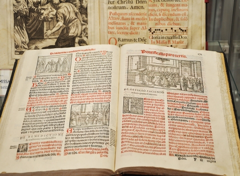 Vetrine espositive per musei ecclesistici della linea Argurion Museo S.Gabriele