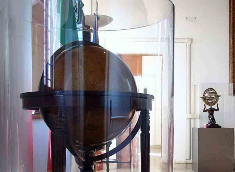 Vetrine espositive per musei della linea Theca